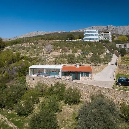 Villa Divine Villas *